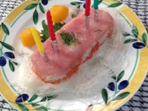 マグロとサーモンの押し寿司ケーキ